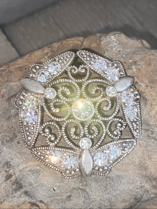 Vintage Jewelry - Vintage 80s 1928 Rhinestoned Butterfly Filigree Broach
